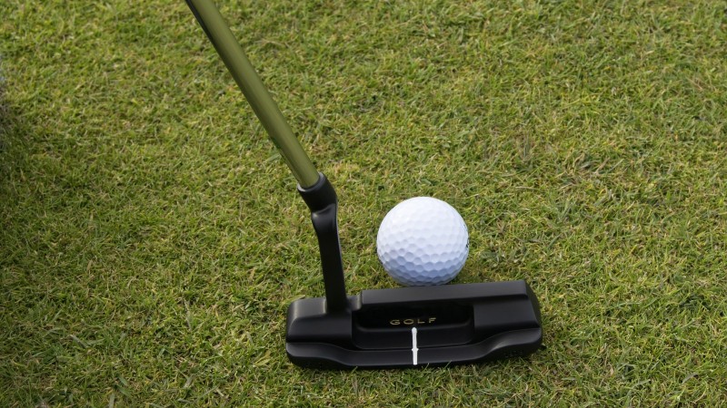 Traditional blade putter type